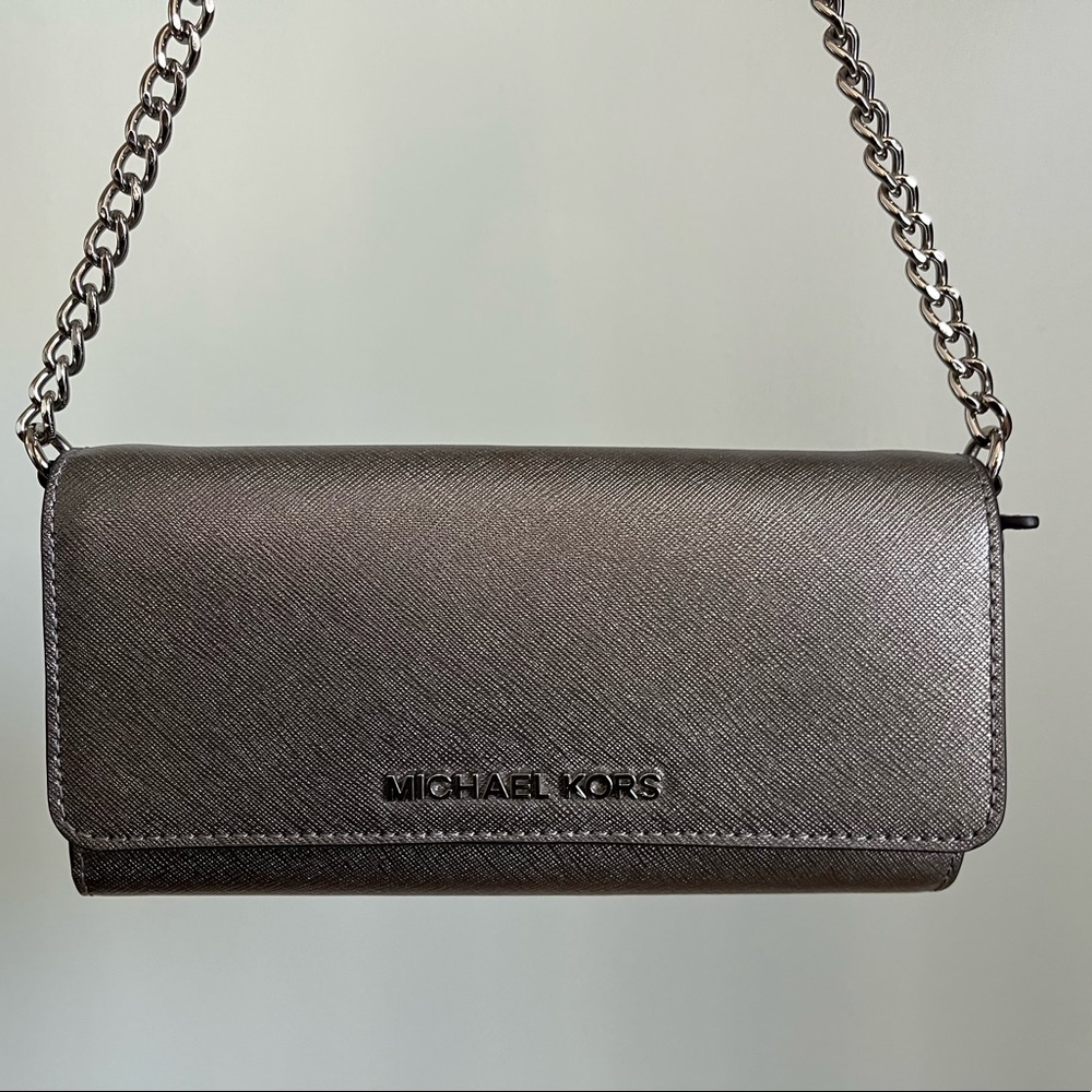 Michael Kors crossbody silver wallet purse NEVER USED PERFECT CONDITION